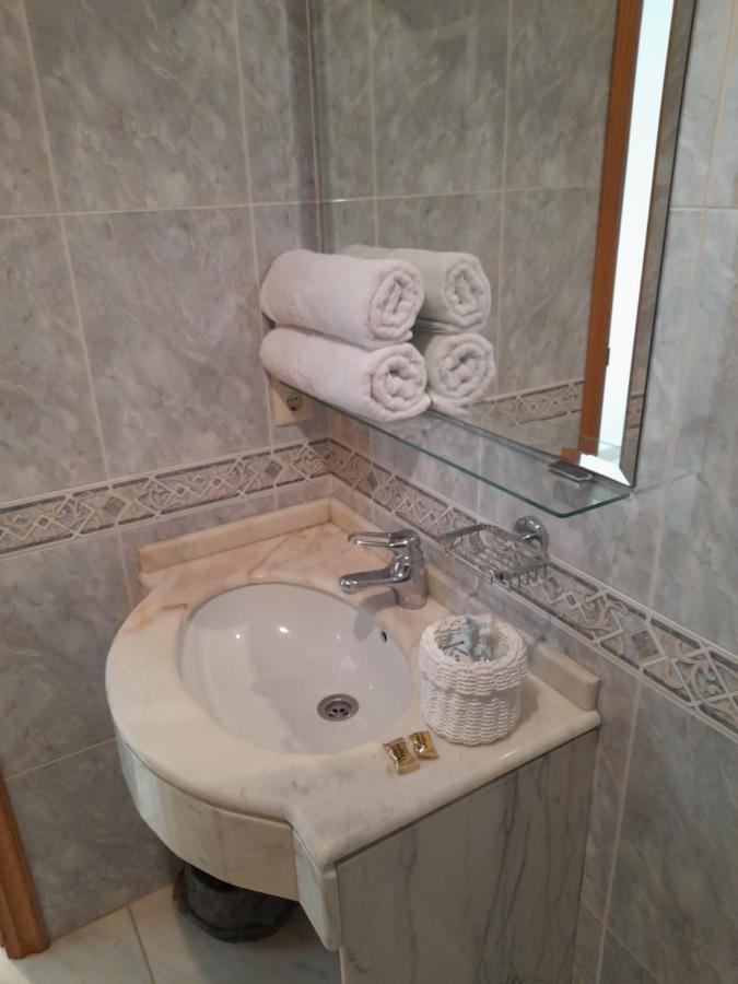 Hotel Os Carballos 시게이로 외부 사진