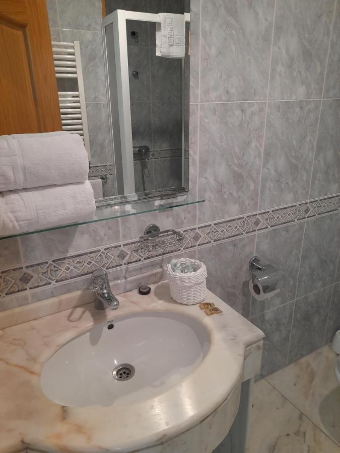 Hotel Os Carballos 시게이로 외부 사진