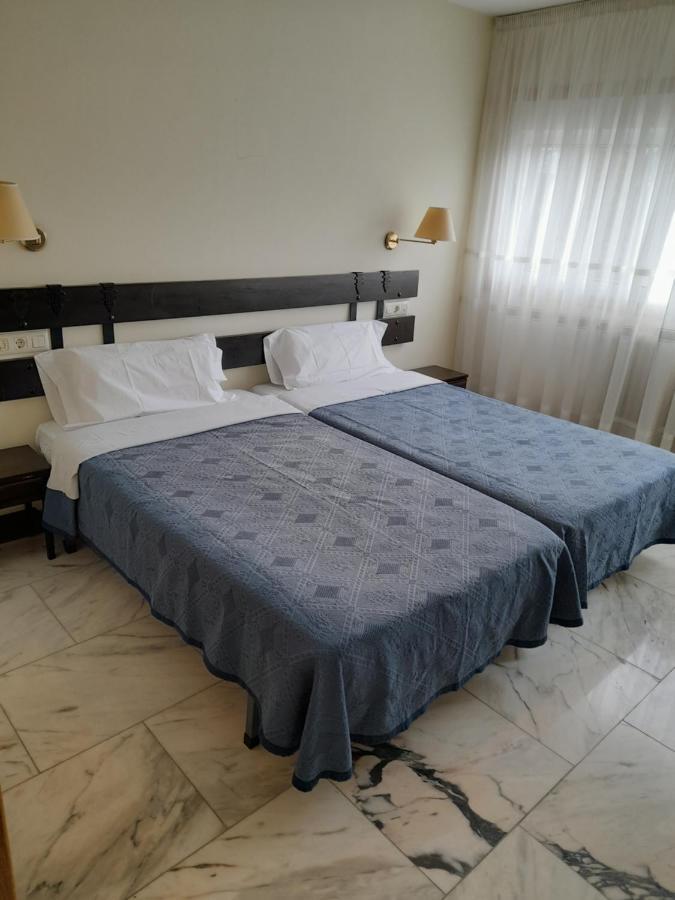 Hotel Os Carballos 시게이로 외부 사진