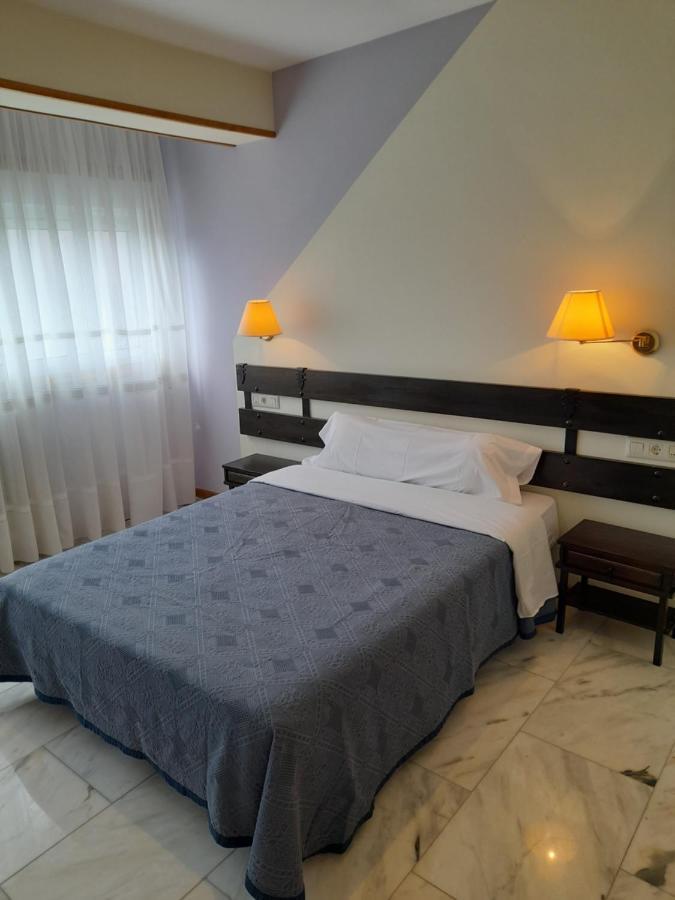 Hotel Os Carballos 시게이로 외부 사진