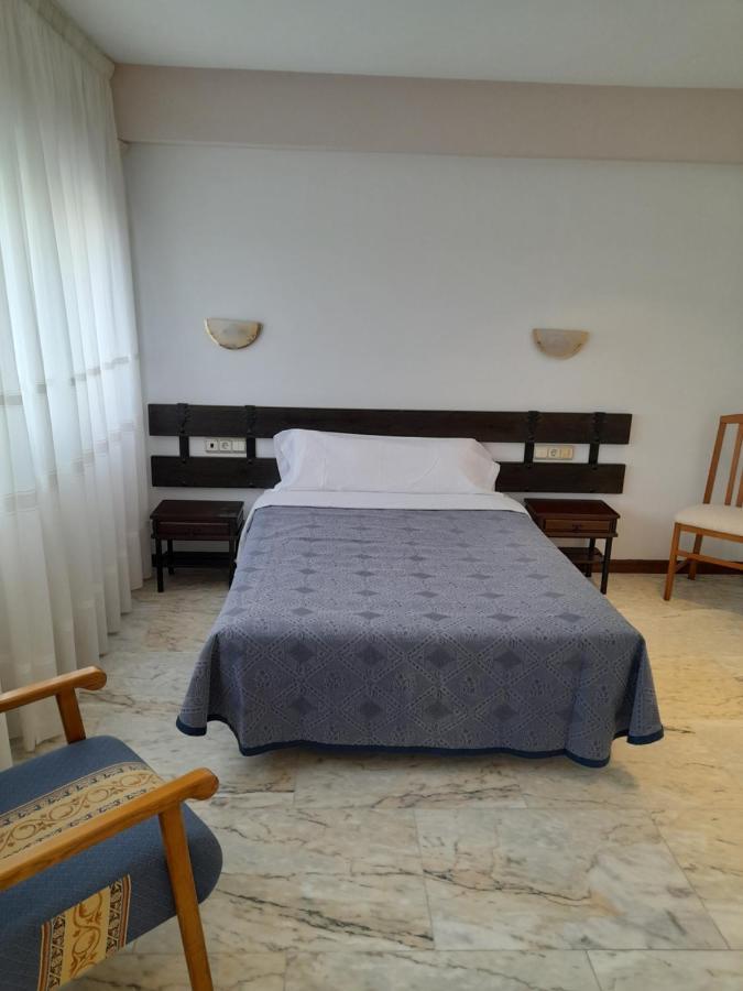 Hotel Os Carballos 시게이로 외부 사진